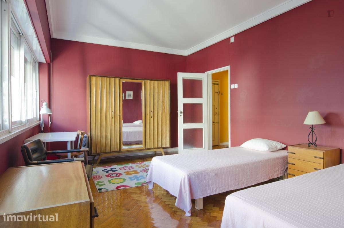 Quarto - localizado em Campolide Lisbon - Grande imagem: 5/29