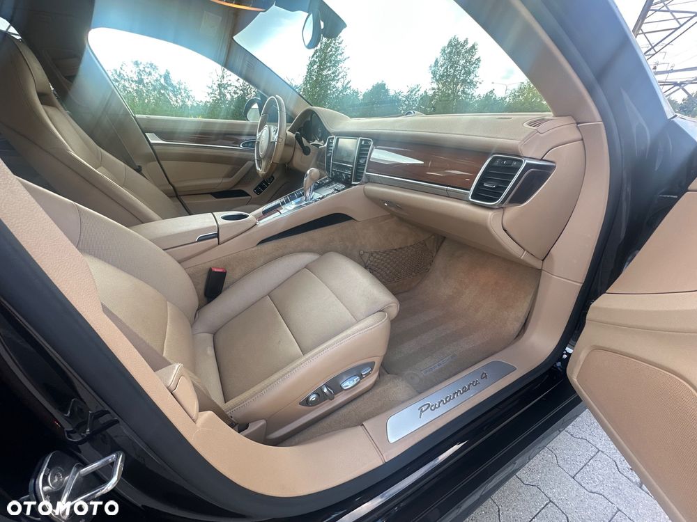 Porsche Panamera PDK Platinum Edition - 12
