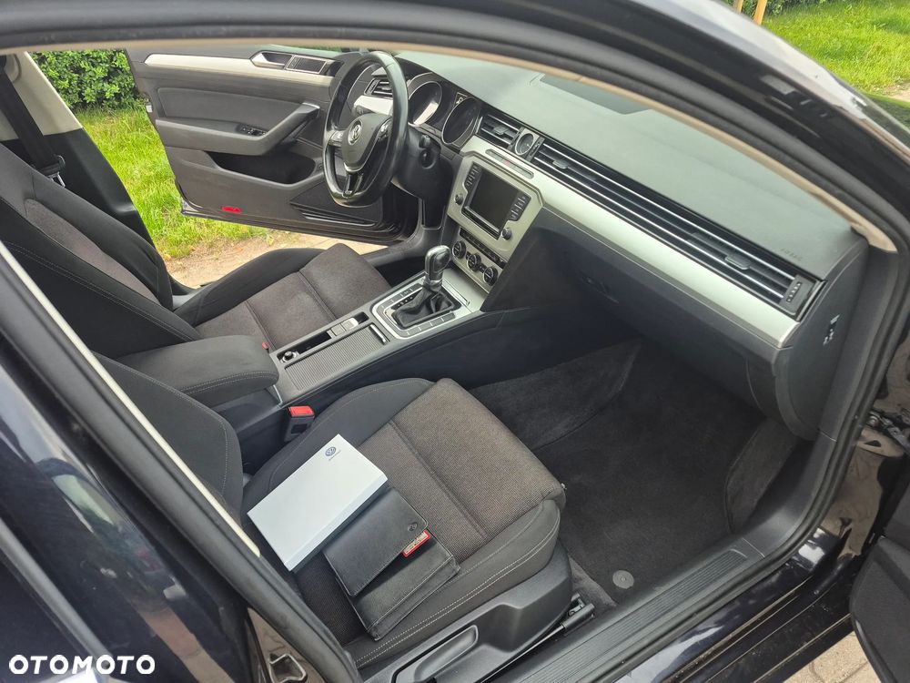 Volkswagen Passat 2.0 TDI (BlueMotion Technology) DSG Comfortline - 17