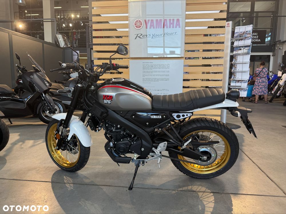 Yamaha XSR - 6