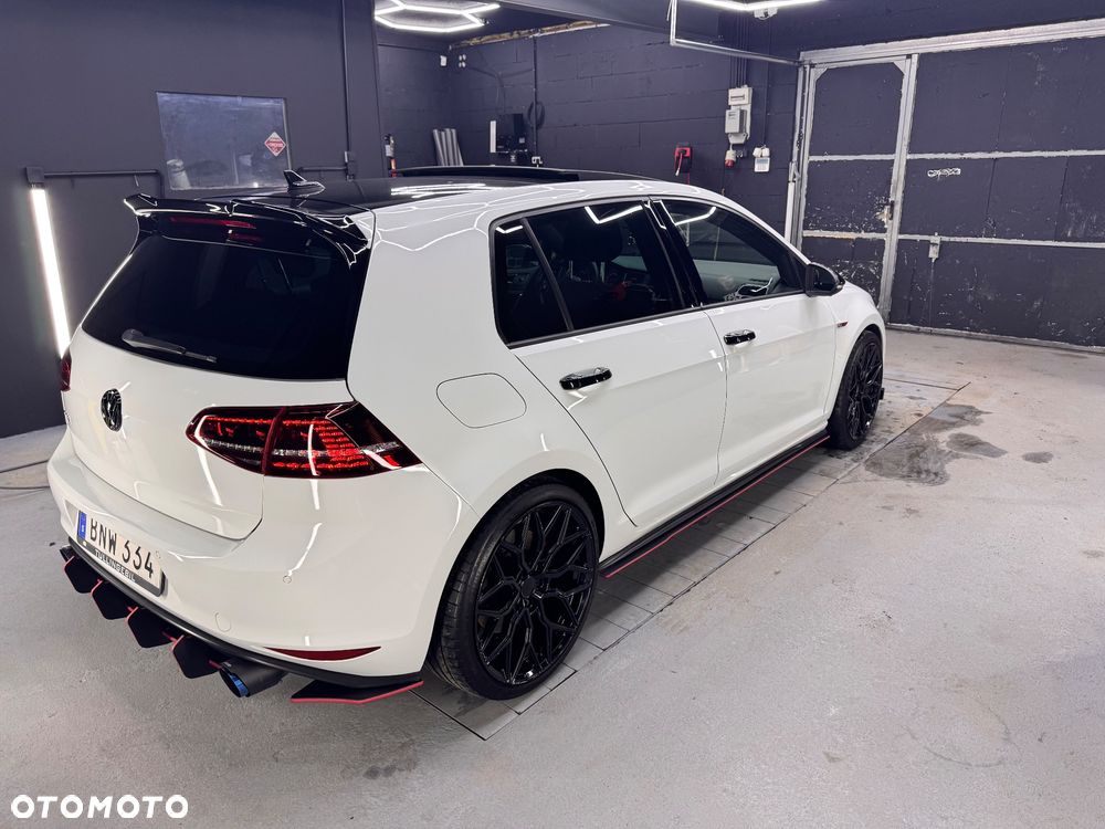 Volkswagen Golf GTI Performance BlueMotion Technology DSG - 3