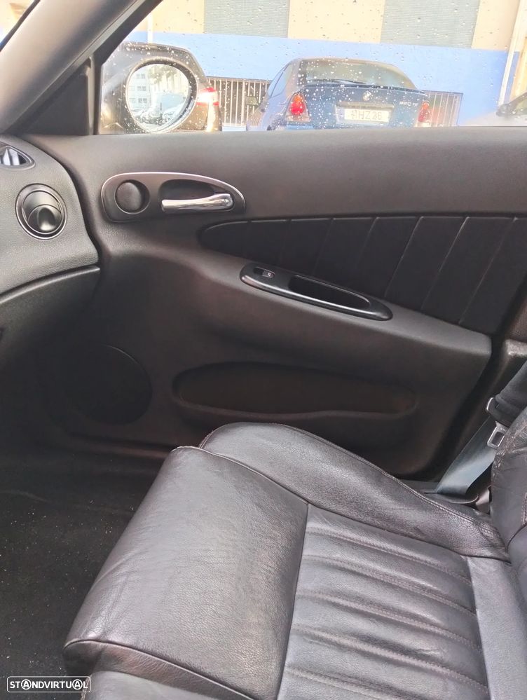 Alfa Romeo 156 Sportwagon 1.9 JTD - 18