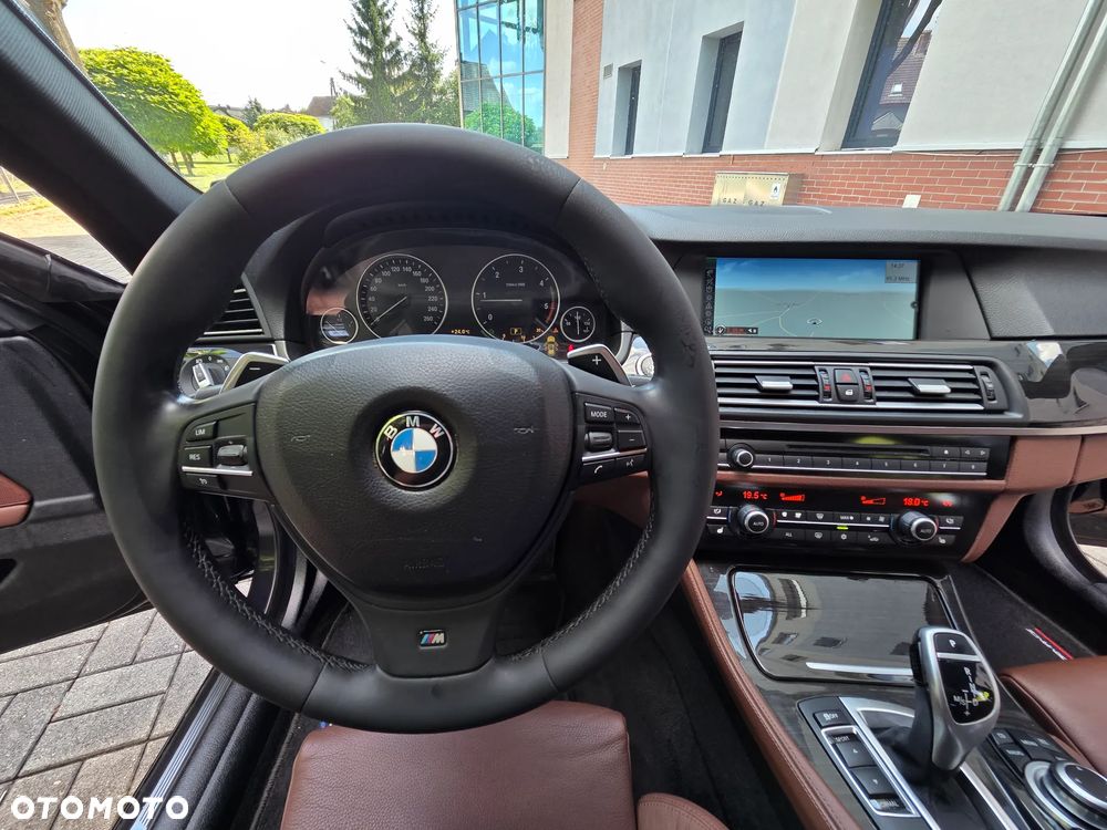 BMW Seria 5 520d Sport-Aut - 31