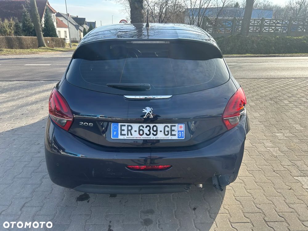 Peugeot 208 - 5