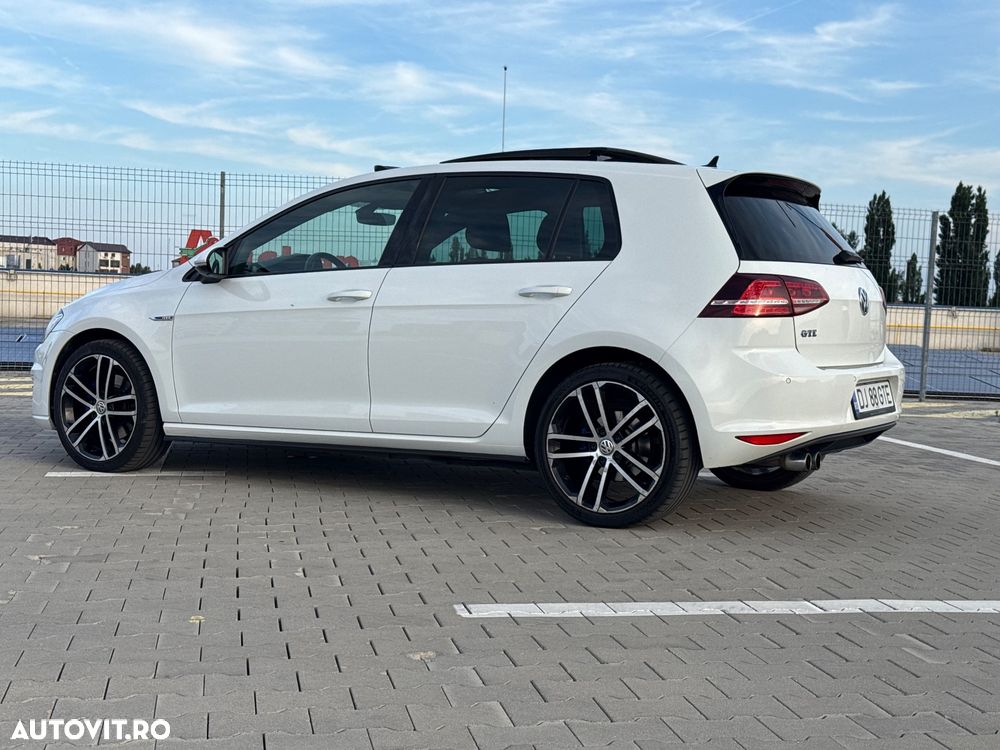 Volkswagen Golf Standard - 5