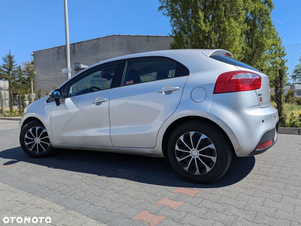 Kia Rio 1.4 M - 5