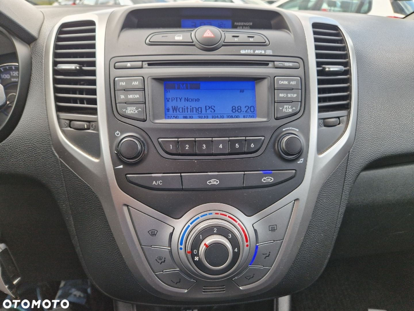 Hyundai ix20 1.4 blue Comfort - 11