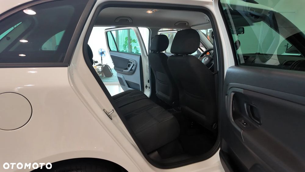Skoda Fabia 1.2 TSI Active - 32