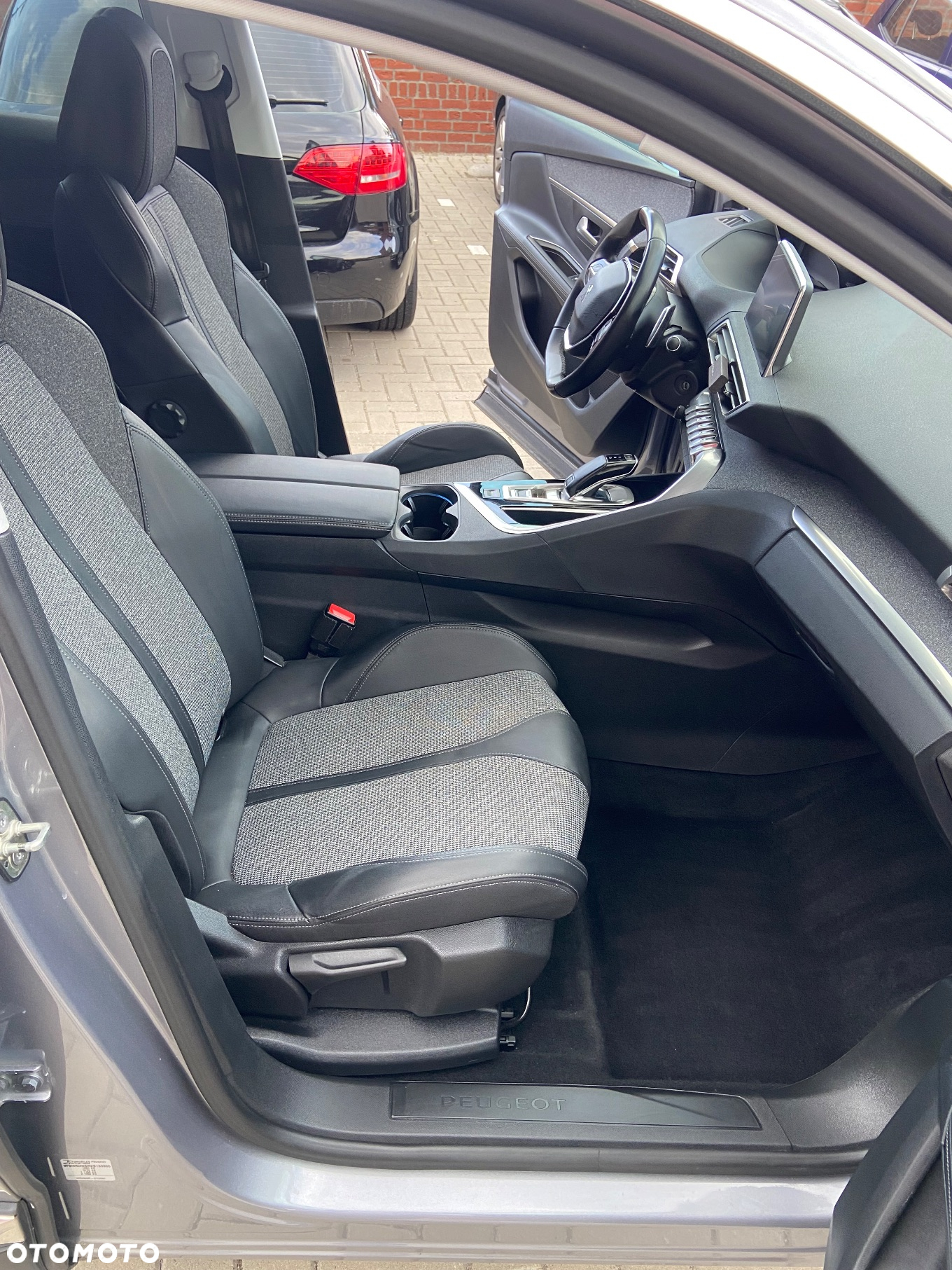 Peugeot 3008 1.2 PureTech GPF Active S&S EAT8 - 14