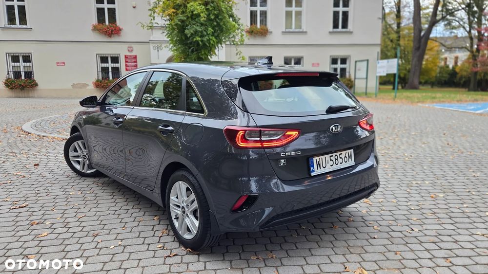 Kia Ceed - 9