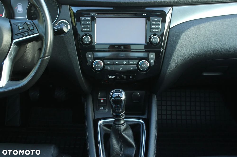 Nissan Qashqai 1.6 DIG-T TEKNA+ - 24