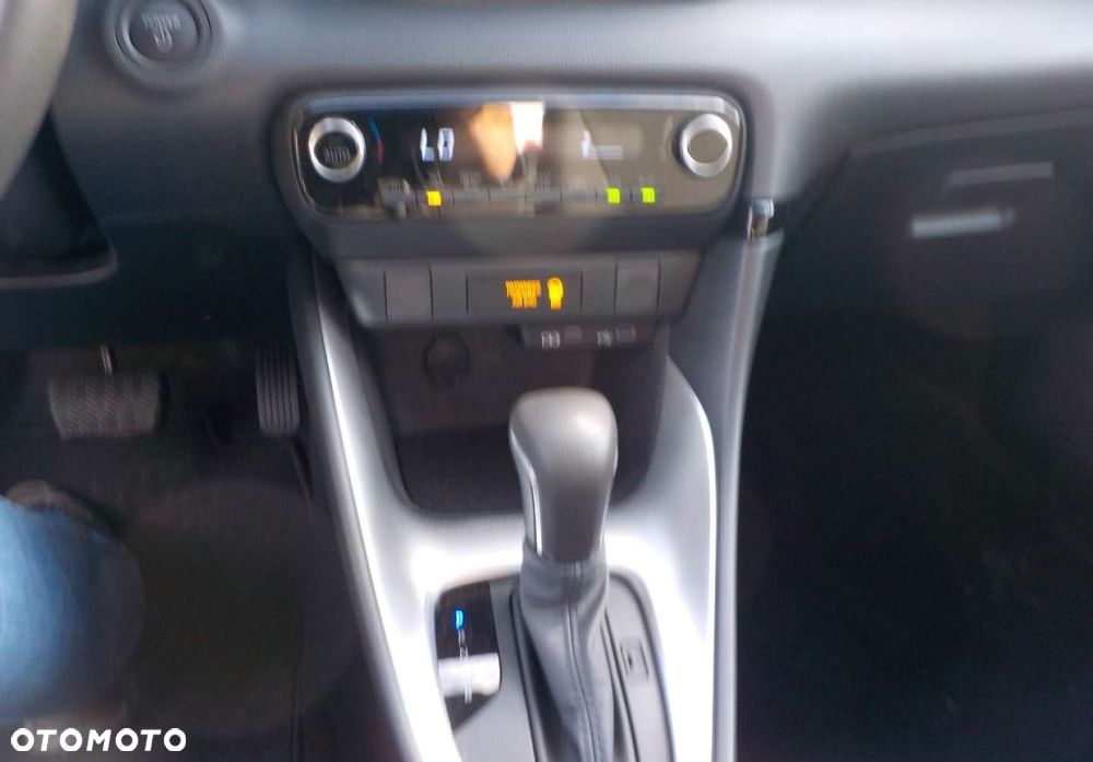 Toyota Yaris - 33