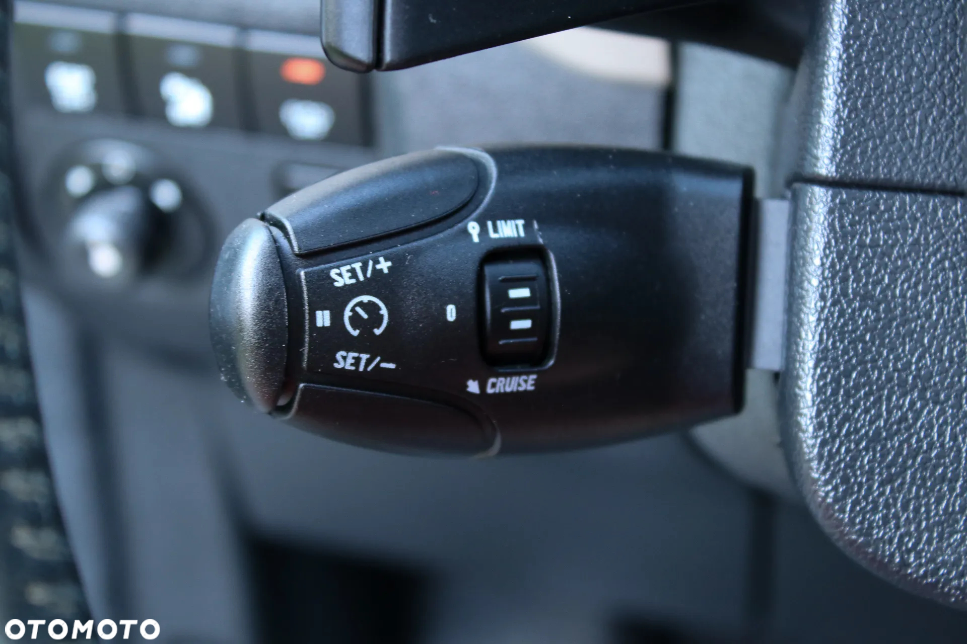 Citroën Berlingo Multispace e-HDi 90 FAP EGS6 Exclusive - 36