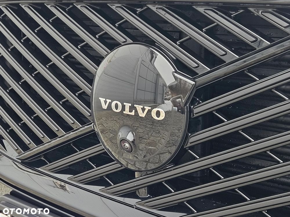 Volvo XC 60 T8 Plug-In Hybrid AWD Ultra Black Edition - 32
