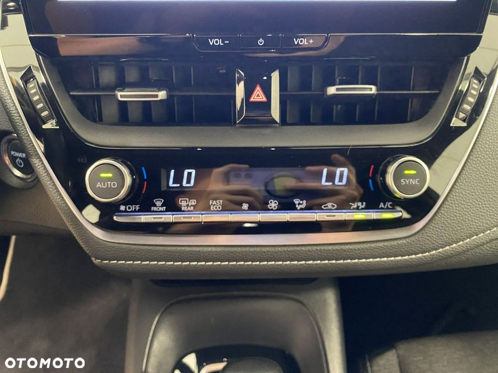 Toyota Corolla - 22