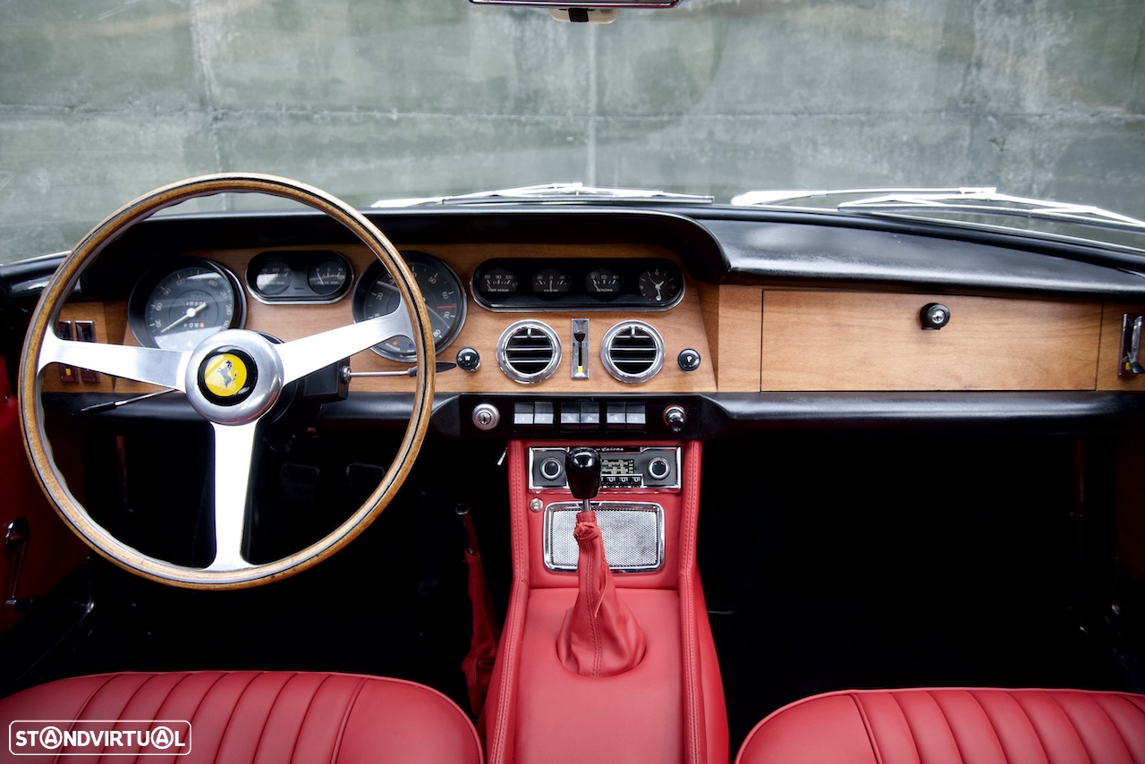 Ferrari 330 - 26
