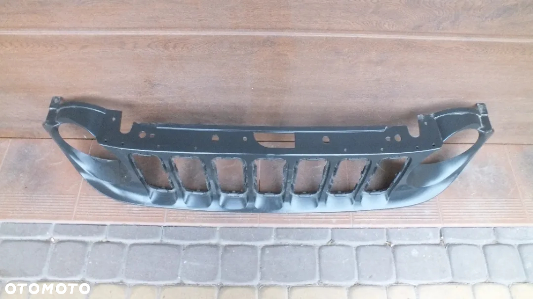 Atrapa Jeep Renegade - 3