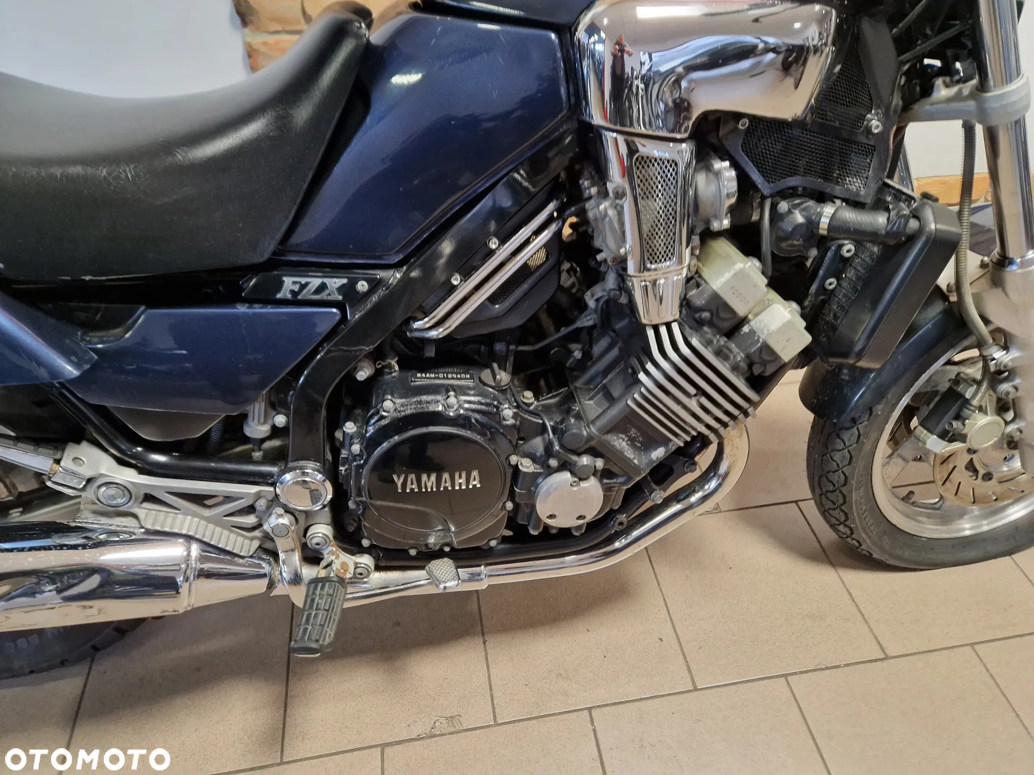 Yamaha FZX - 23