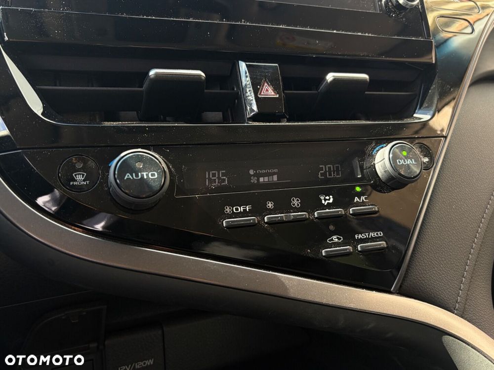 Toyota Camry 2.5 Hybrid Executive CVT - 18