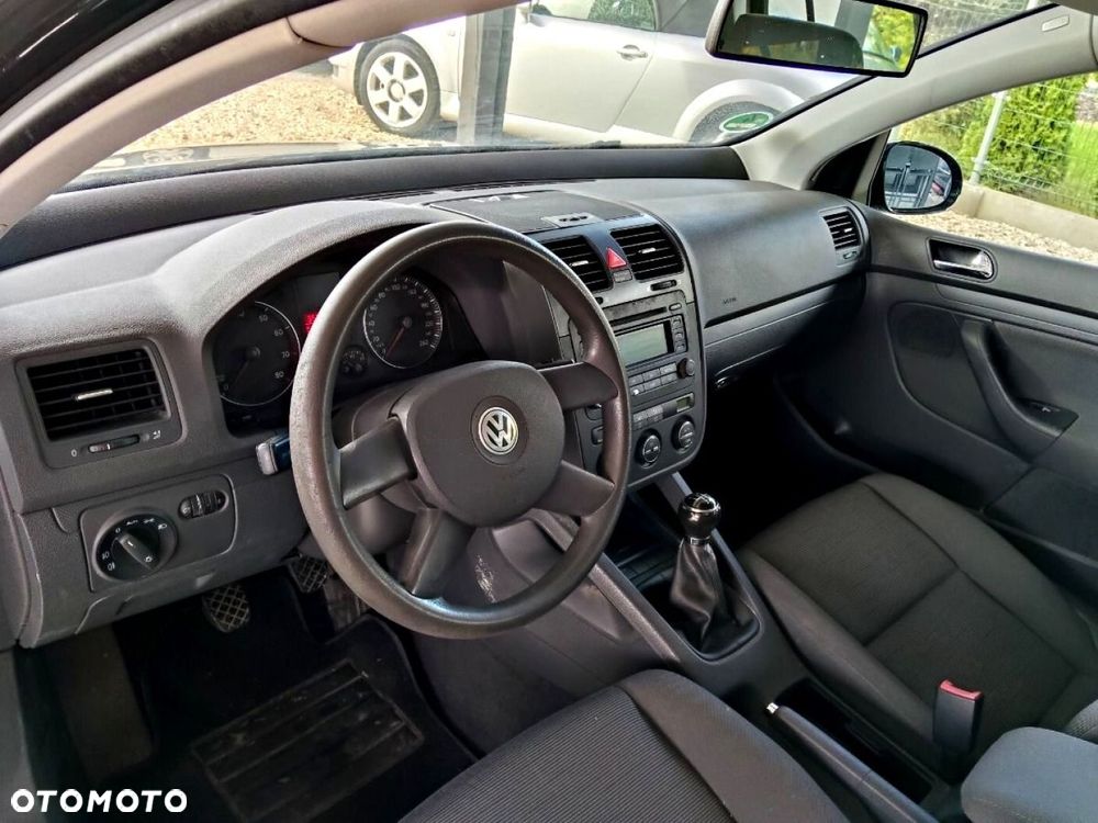 Volkswagen Golf - 5