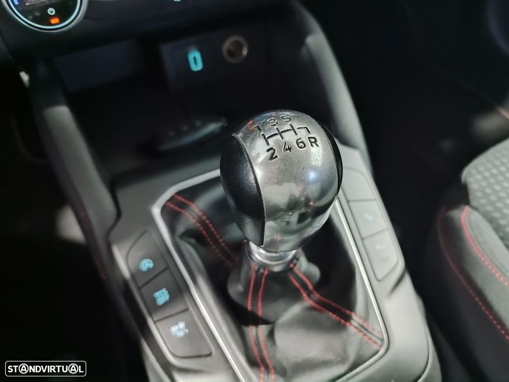 Ford Focus 1.0 EcoBoost ST-Line - 32