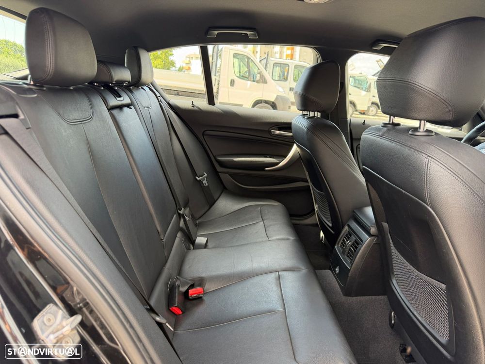 BMW 116 d Pack M - 14