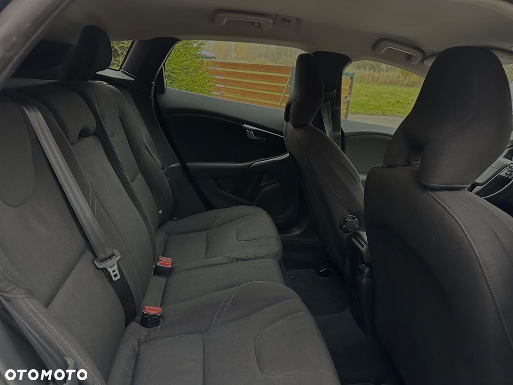 Volvo V40 D2 Kinetic - 19