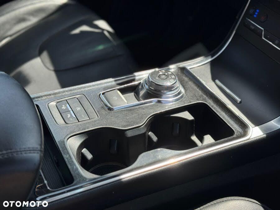 Ford Edge - 32