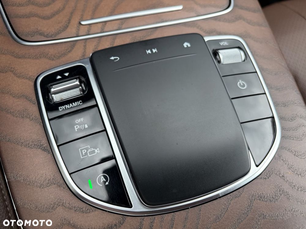 Mercedes-Benz Klasa E 220 d 4-Matic Exclusive - 32