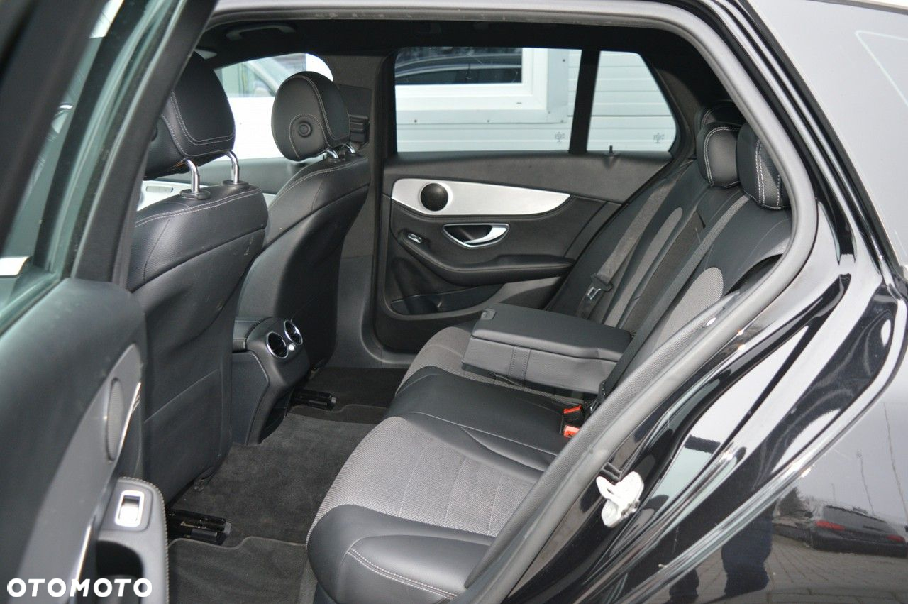 Mercedes-Benz Klasa C 200 (BlueTEC) d T Exclusive - 27