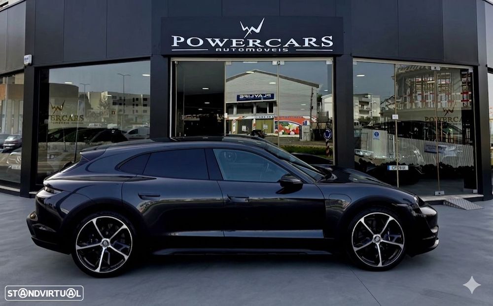 Porsche Taycan Cross Turismo 4 - 10