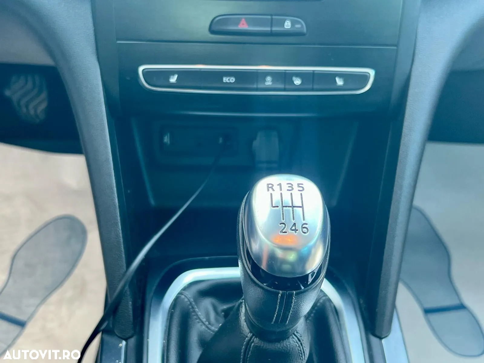 Renault Megane TCe Intens - 24