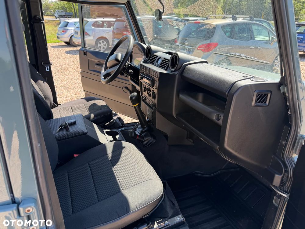 Land Rover Defender 2.4 TD4 S - 30