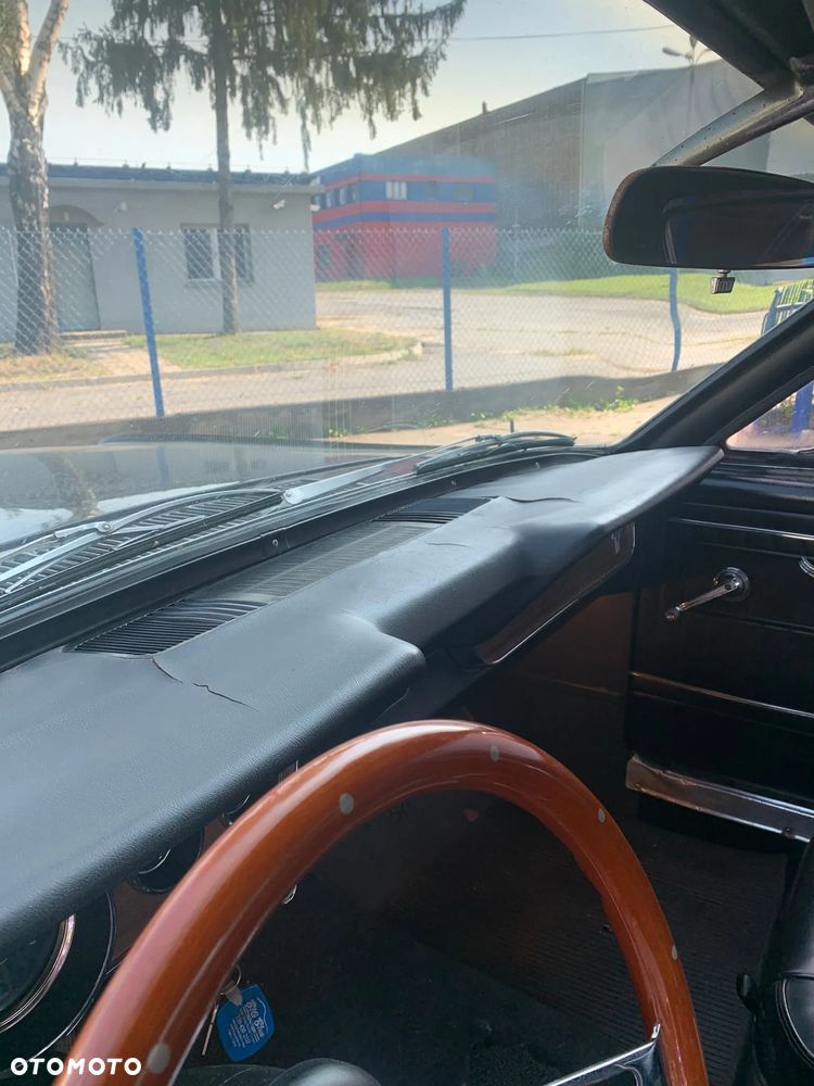 Ford Mustang - 19