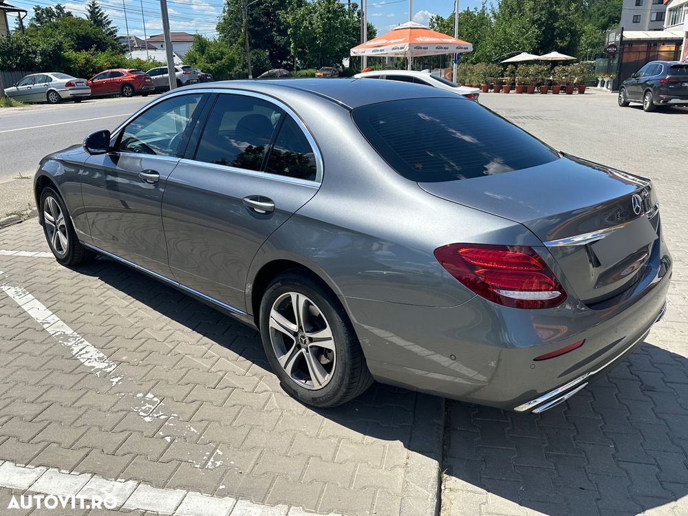 Mercedes-Benz E 220 d 4MATIC Aut. - 2