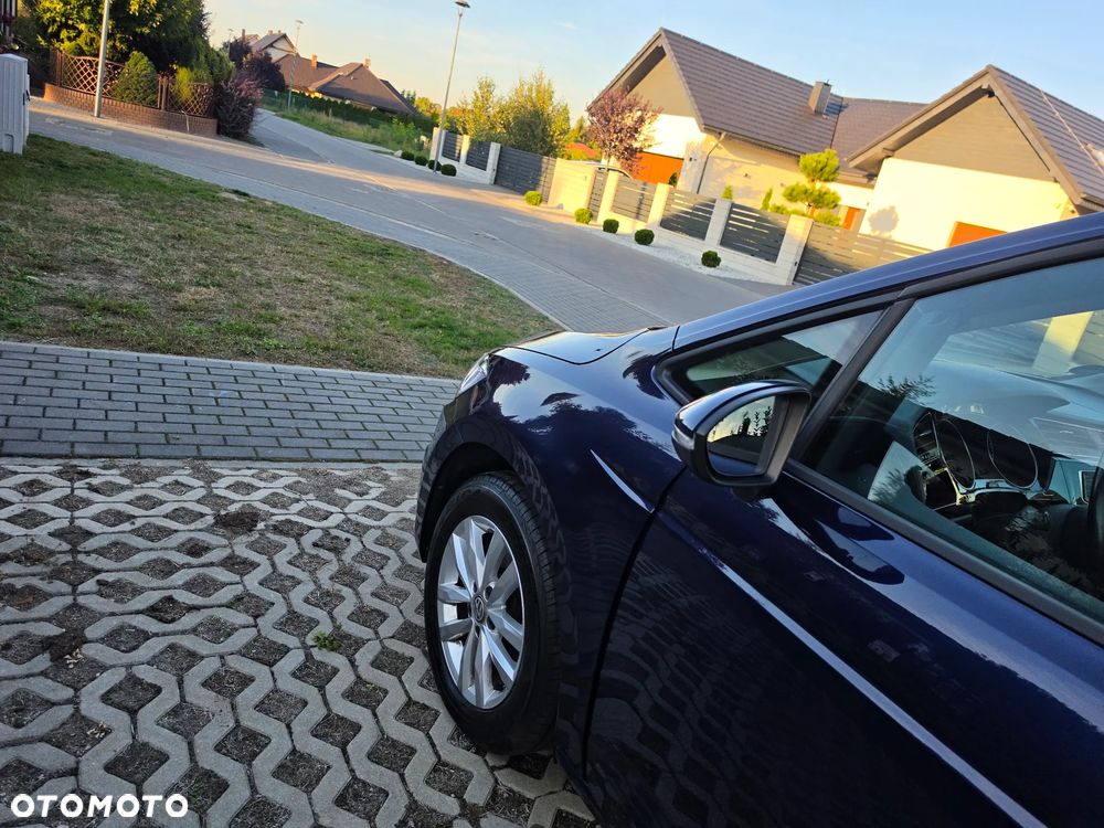 Volkswagen Touran 2.0 TDI BMT Comfortline - 9