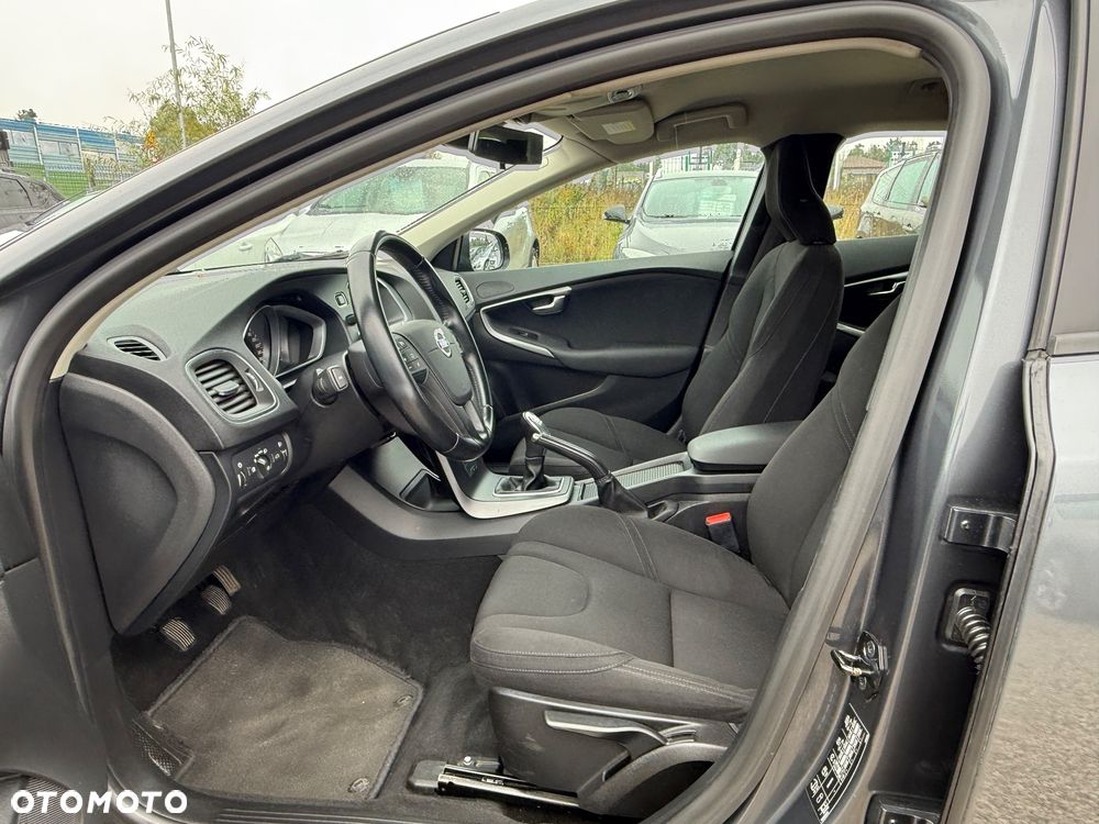 Volvo V40 - 16