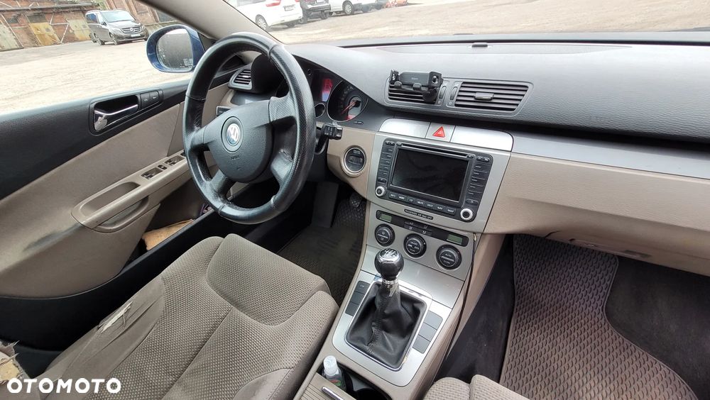 Volkswagen Passat 1.9 TDI Comfortline - 35