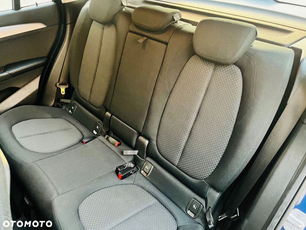 BMW X1 sDrive18d Business Edition - 32