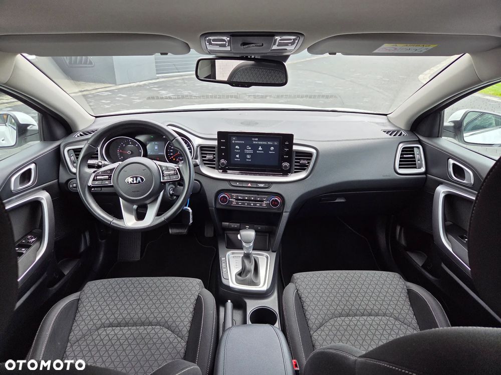 Kia Ceed 1.6 CRDi Eco-Dynamics+ (48V Mild-Hybrid) DCT7 Platinum Edition - 17