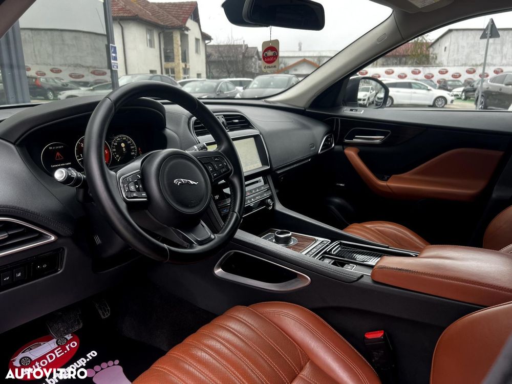 Jaguar F-Pace - 5