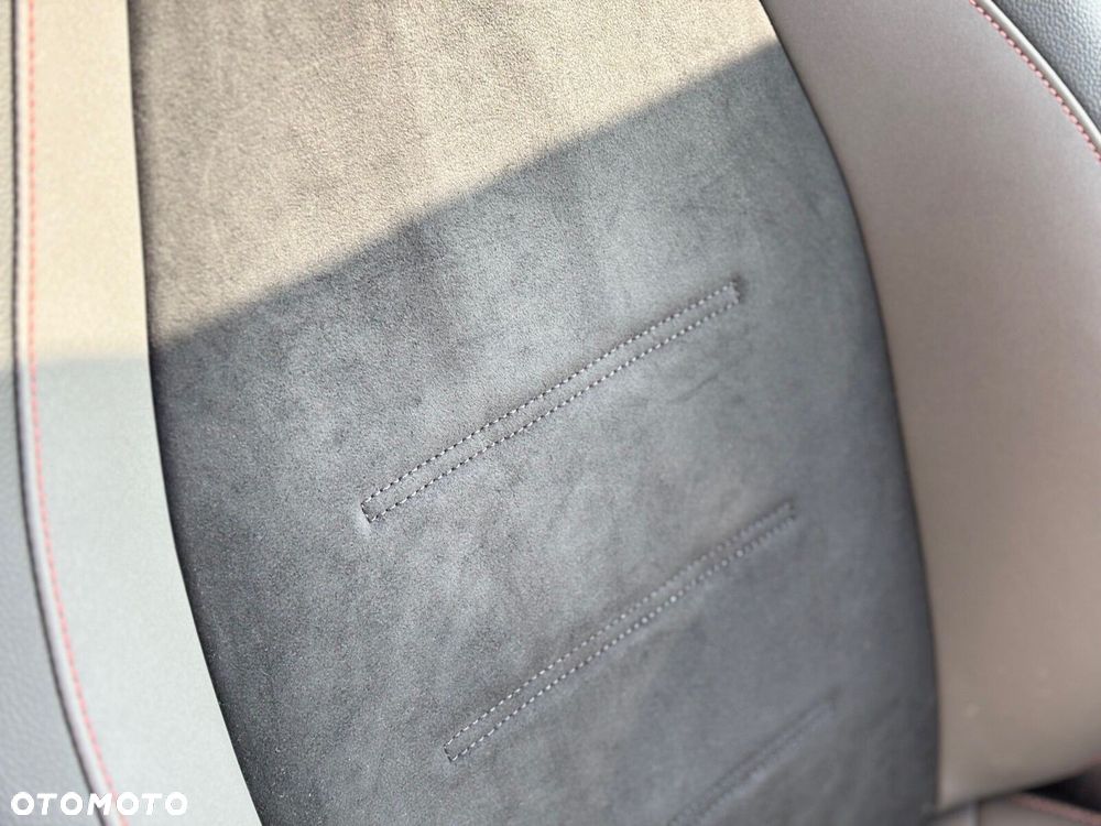 Mercedes-Benz EQE - 12