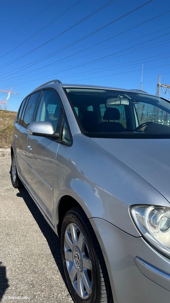 VW Touran 1.9 TDi Highline BlueM. 7L - 9