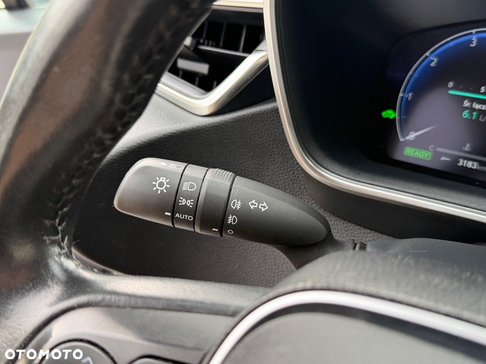 Toyota Corolla 1.8 Hybrid Comfort - 29