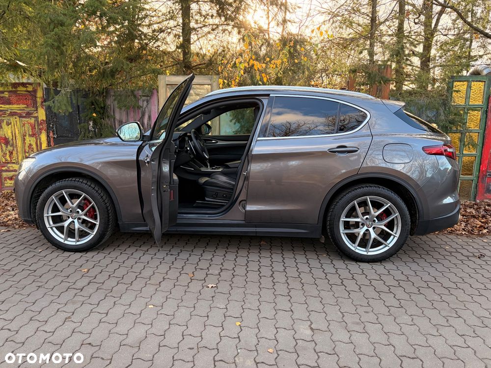 Alfa Romeo Stelvio - 5
