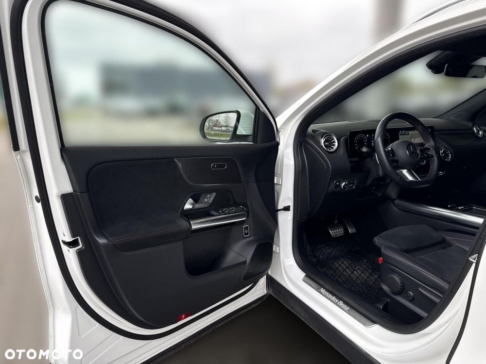 Mercedes-Benz GLA 200 AMG Line - 10