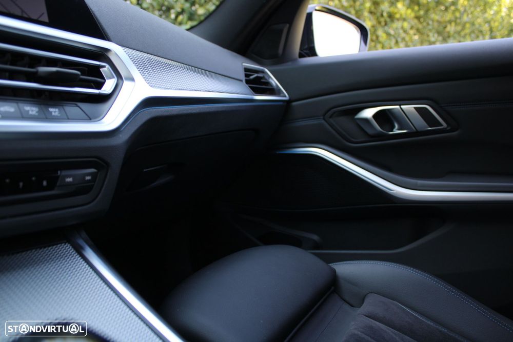 BMW 320 e Pack M Auto - 32