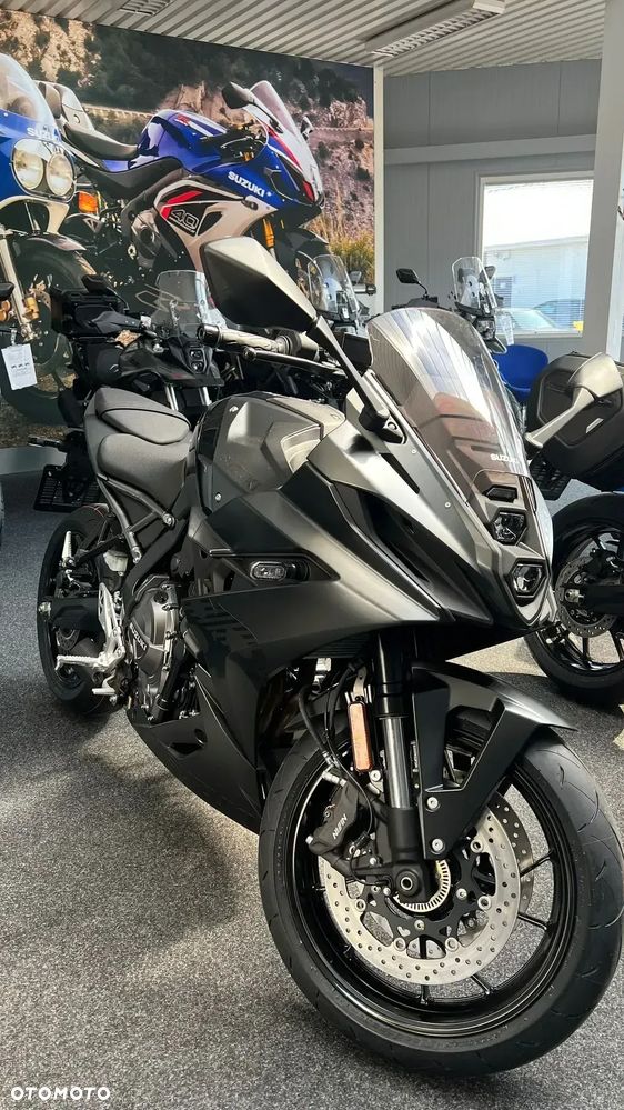 Suzuki GSX-R - 1