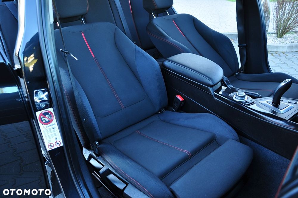 BMW Seria 1 120d Sport-Aut Sport Line - 32