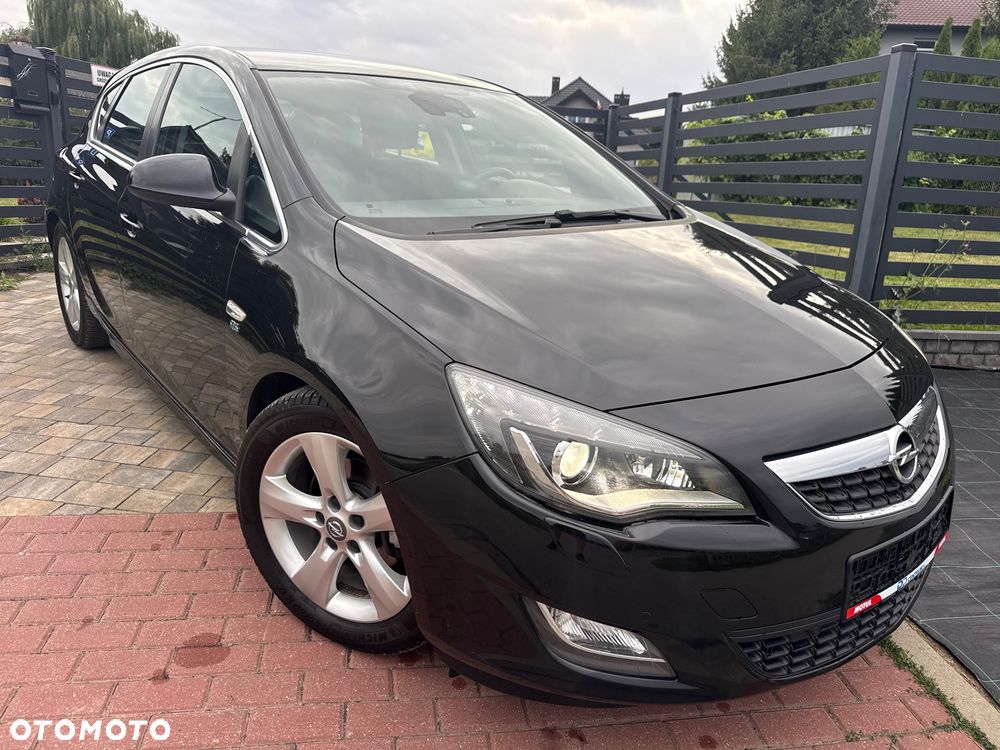 Opel Astra 1.6 Turbo Edition Sport - 1